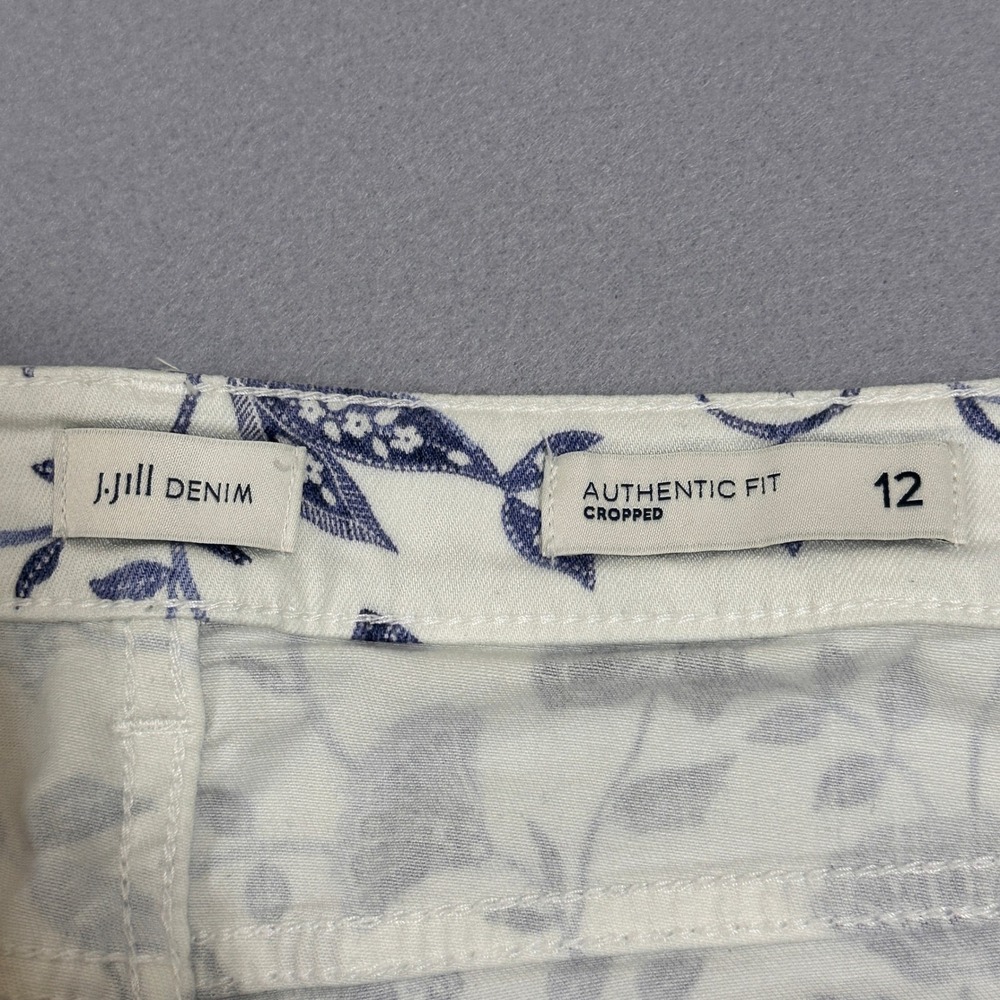 J. Jill Authentic Fit Cropped Jeans Women 12 White Blue Floral Toile Raw Hem - Picture 3 of 9